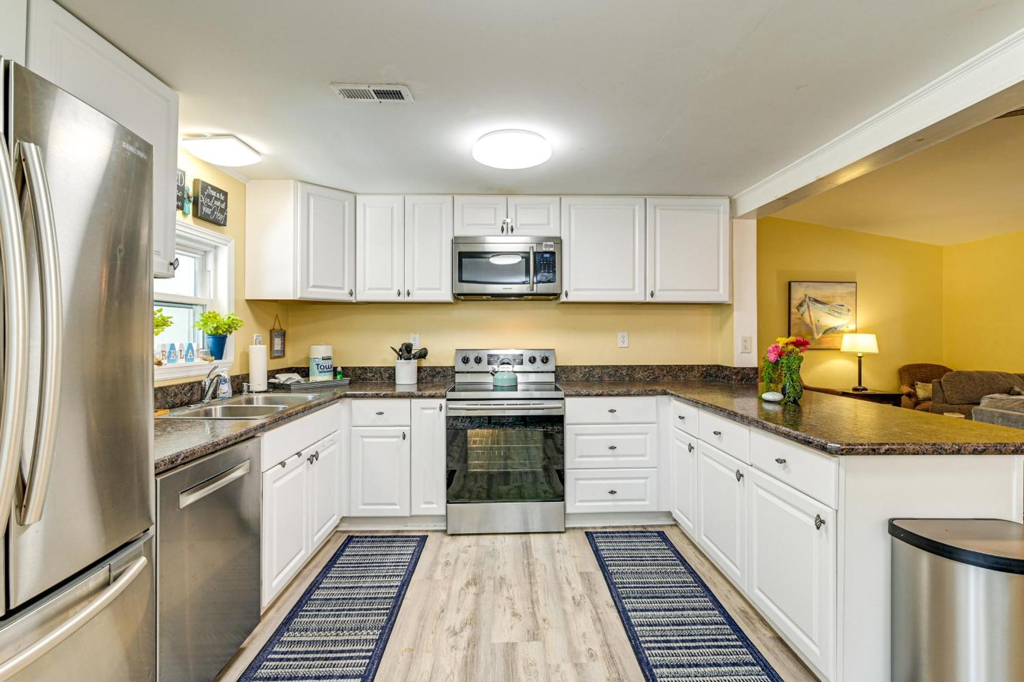 Lovely Myrtle Beach Getaway - Walk To Beach! Exterior photo