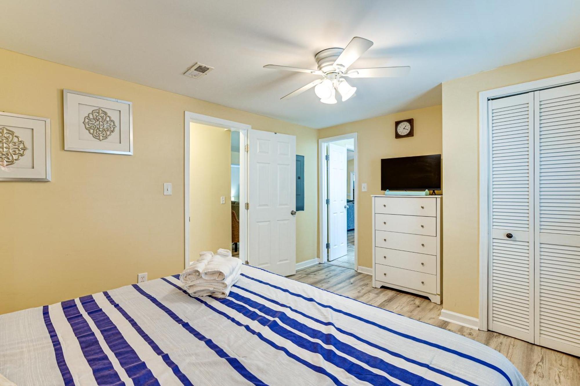 Lovely Myrtle Beach Getaway - Walk To Beach! Exterior photo