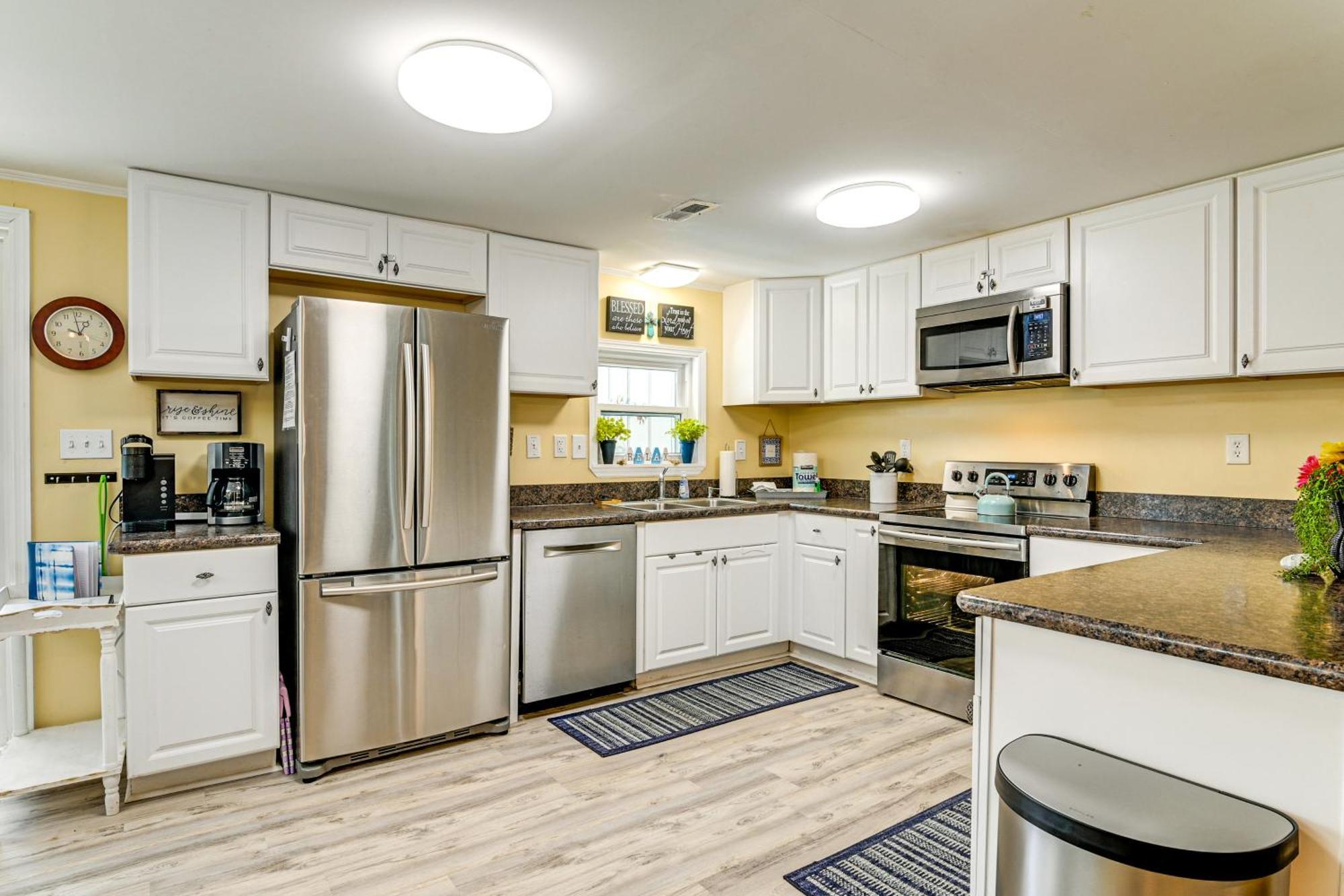 Lovely Myrtle Beach Getaway - Walk To Beach! Exterior photo