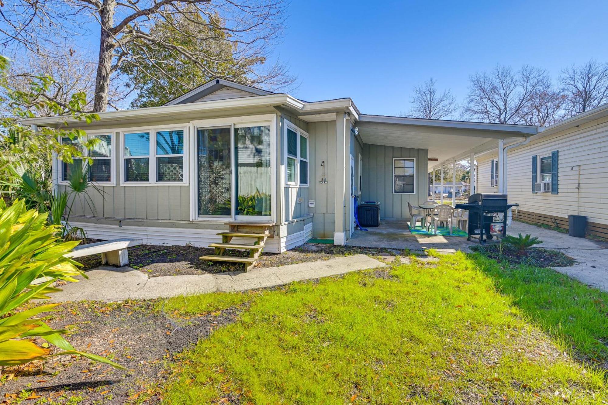 Lovely Myrtle Beach Getaway - Walk To Beach! Exterior photo
